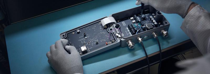 Repairing device